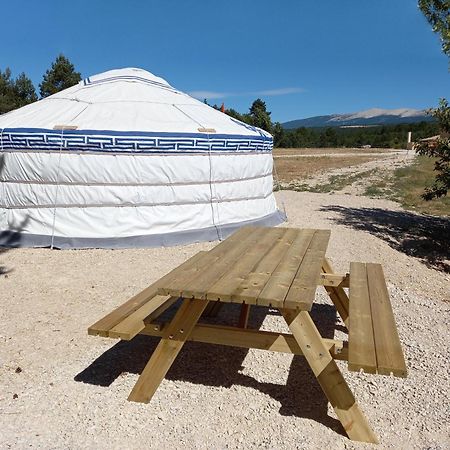 A Ventoux Yourte Monieux Exterior photo